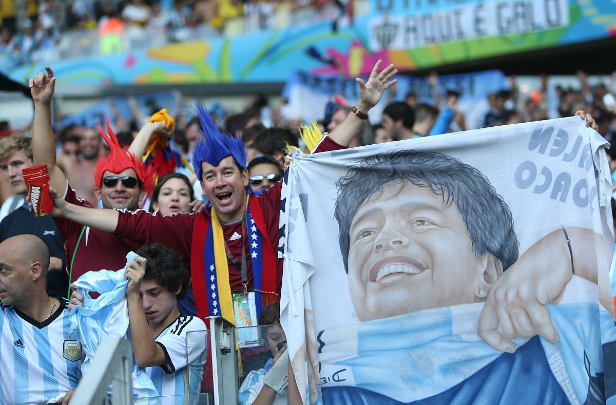 球员状态神勇，对抗局势紧张刺激