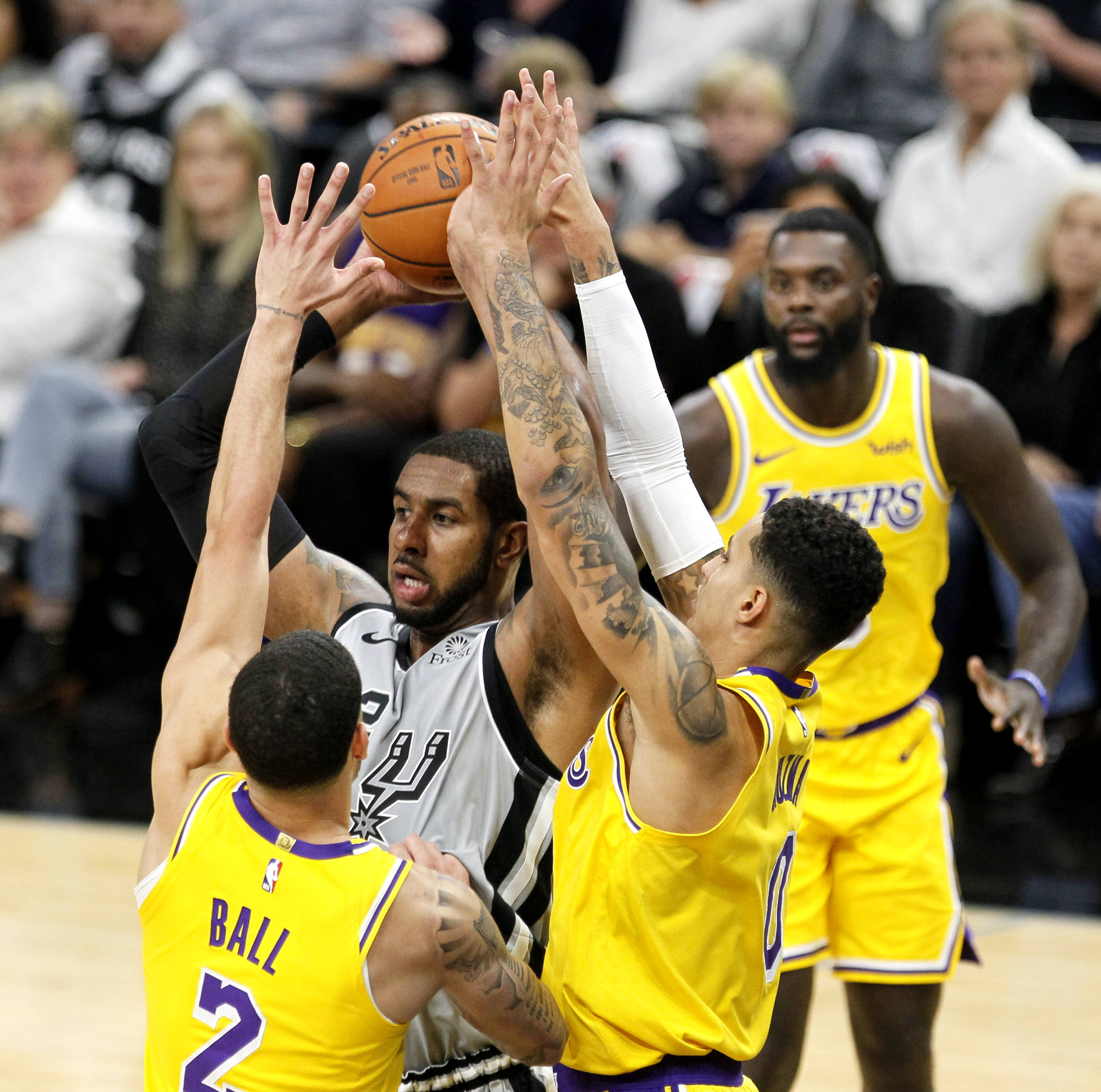 瓦力棋牌-包含篮网主场迎战马刺，挑战实力差距需稳扎稳打的词条