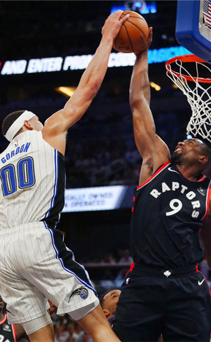 瓦力棋牌app-猛龙队坐镇主场，轻松战胜弱旅领先积分榜的简单介绍