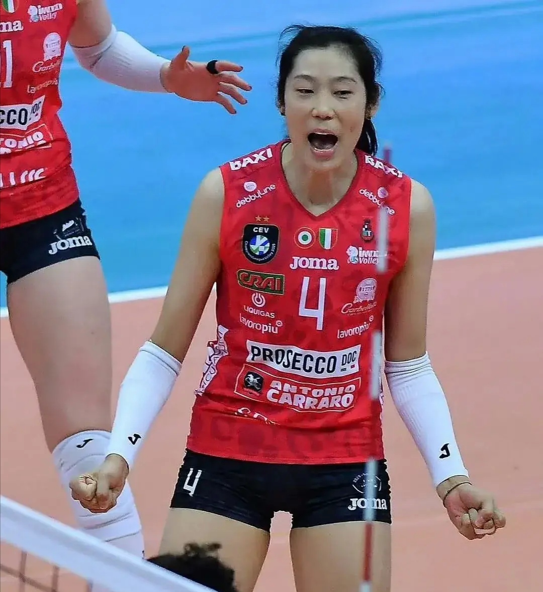 瓦力棋牌官网-包含秘鲁女排队零封对手，稳坐榜首的词条