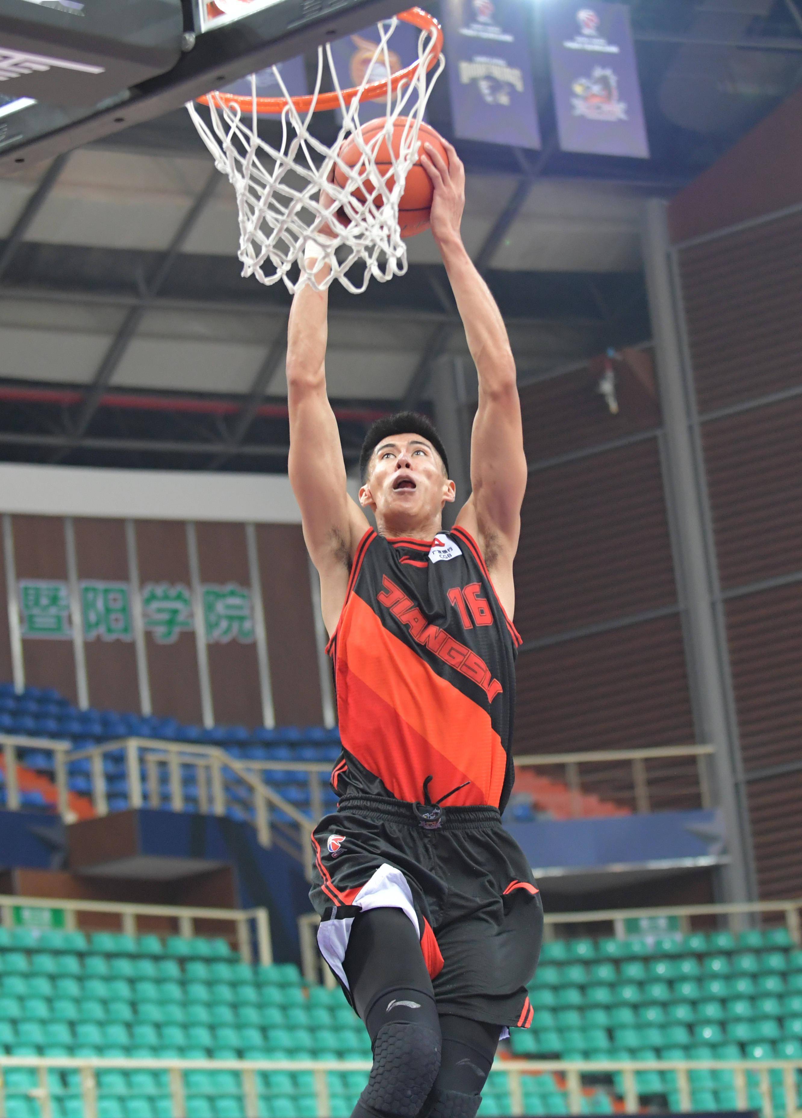 奥运篮球比赛展现运动员顶尖实力