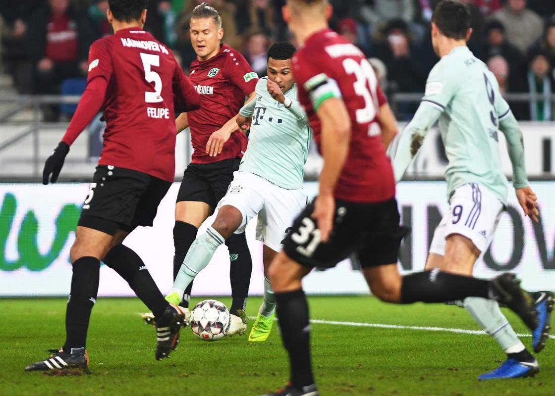 关于汉诺威主场惨遭击败，形势堪忧的信息