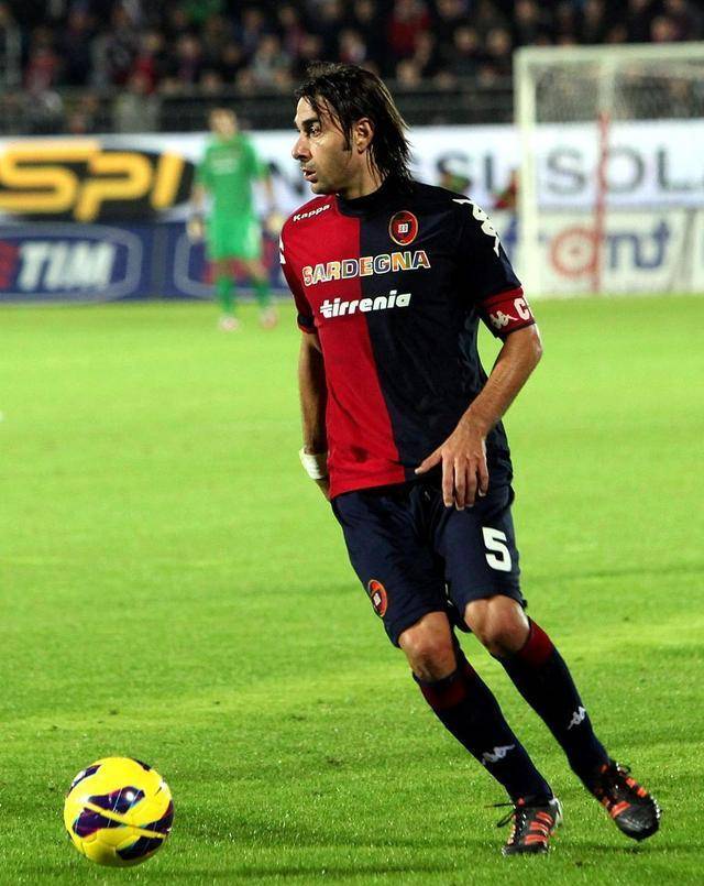 关于罗马逼平卡利亚里，成绩表现平稳保持的信息