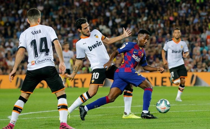 瓦伦西亚客场逆转皇家社会，收获重要胜利的简单介绍