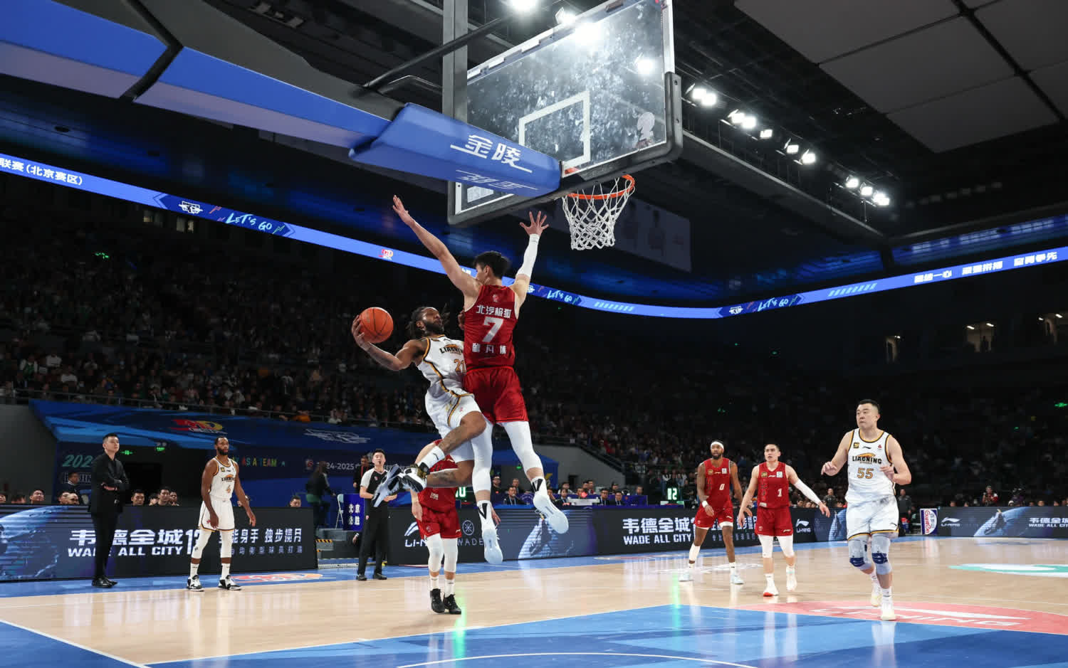 瓦力棋牌官网-贵州男篮在激战中取得了胜利，实现连胜