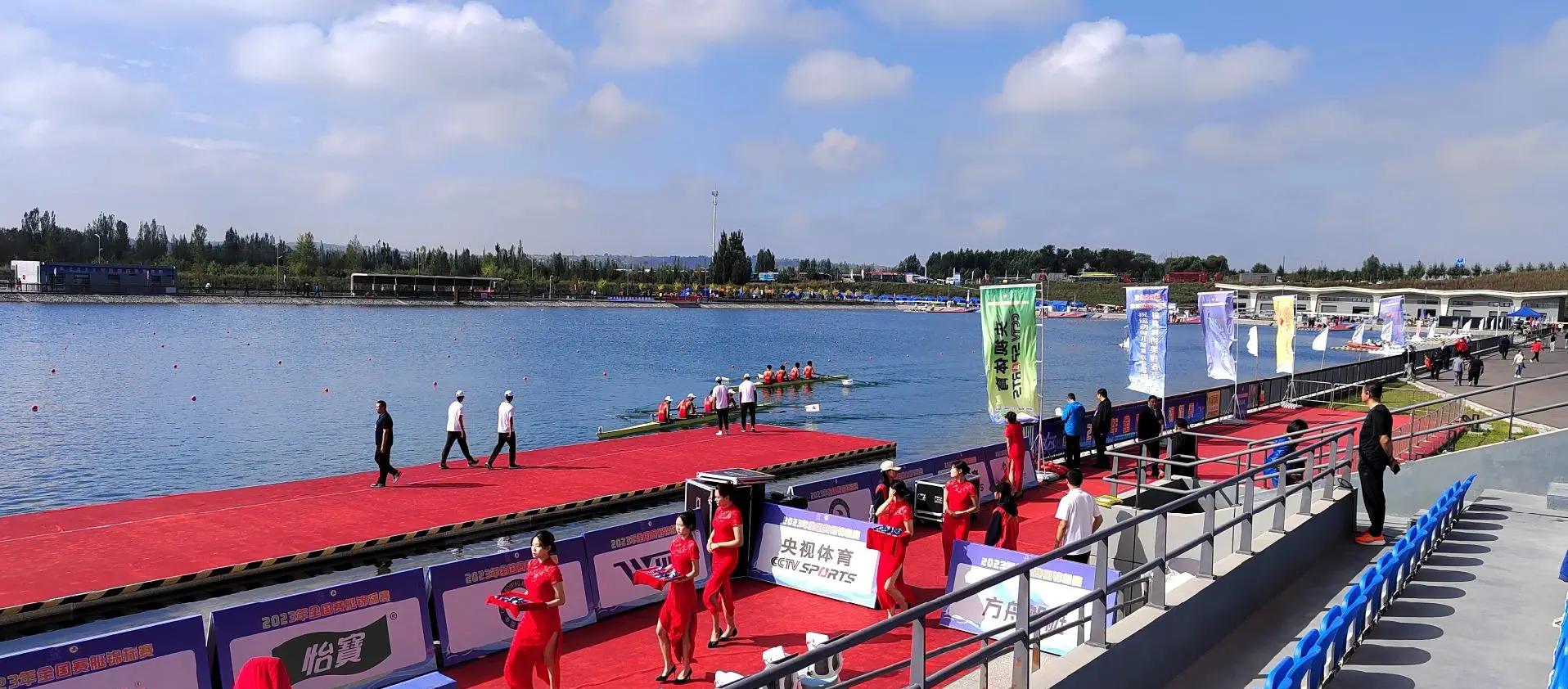 瓦力官网-赛艇比赛：德国选手力压对手夺冠