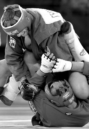 包含球场上的争斗将掀起高潮，今年的对抗异常激烈的词条