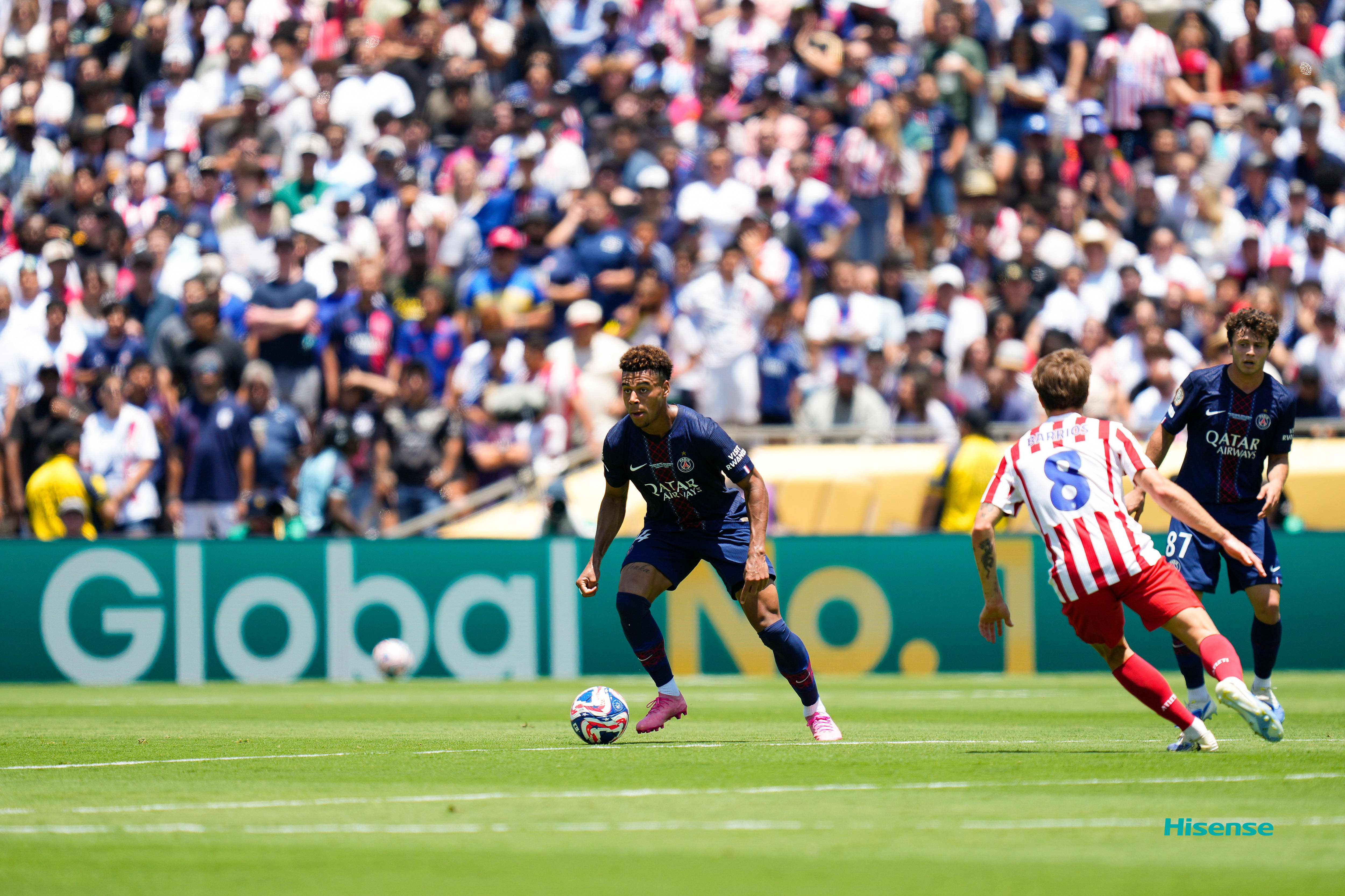 包含马德里竞技客场取胜，小组头名无忧的词条