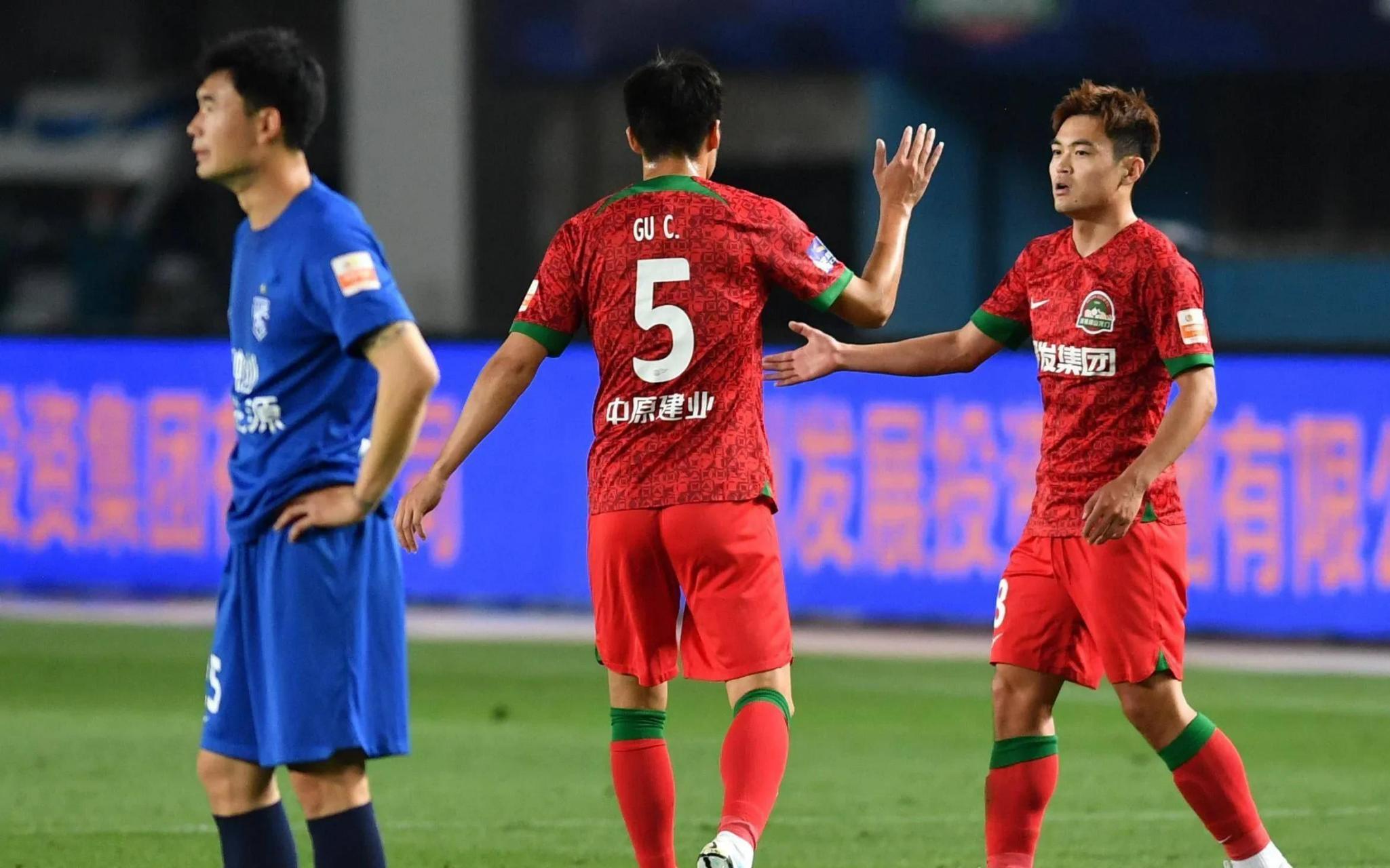 包含非洲篮球职业联赛韩国火热进行，球迷热情高涨的词条