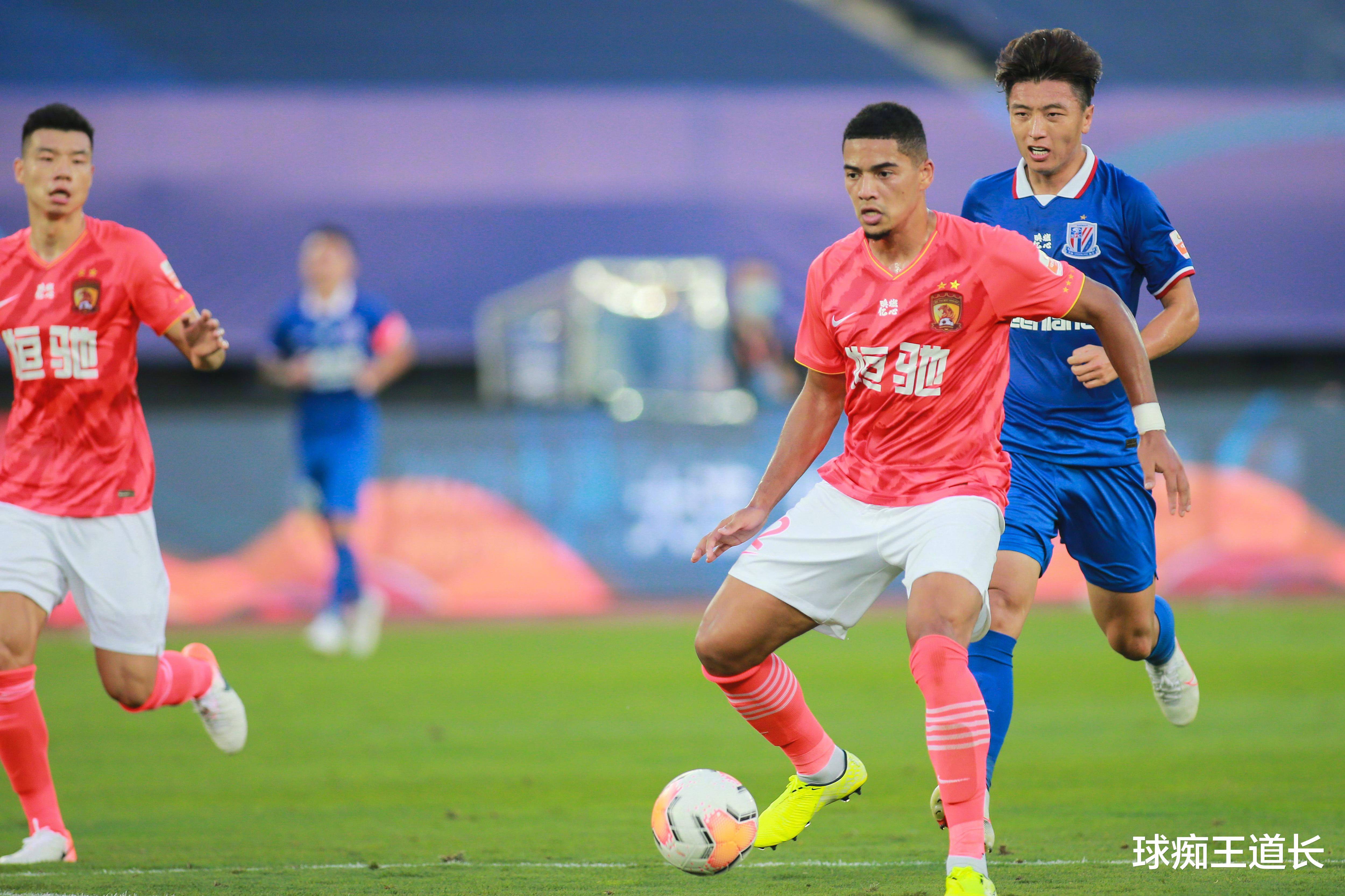 引人期待：亚洲足球联赛冠军竞争激烈的简单介绍