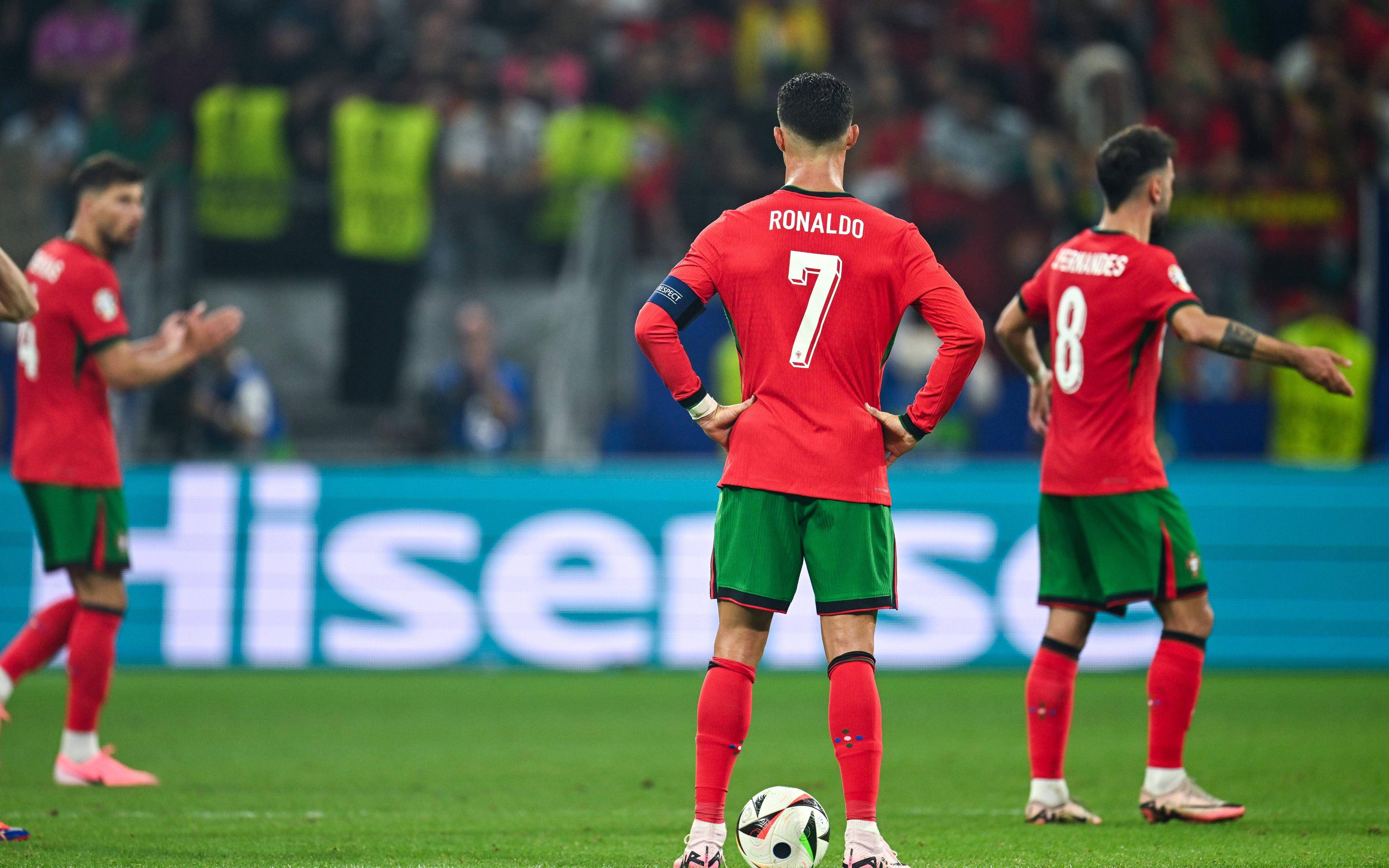 瓦力棋牌-葡萄牙队遭遇惨败，无缘欧洲杯半决赛