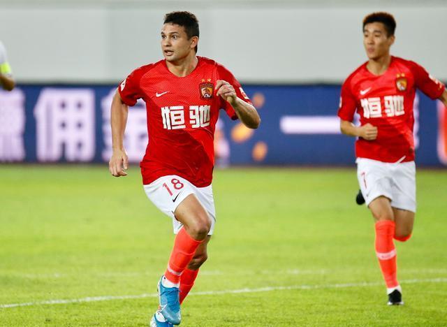 瓦力棋牌游戏-重庆客场艰难获胜，士气高涨！