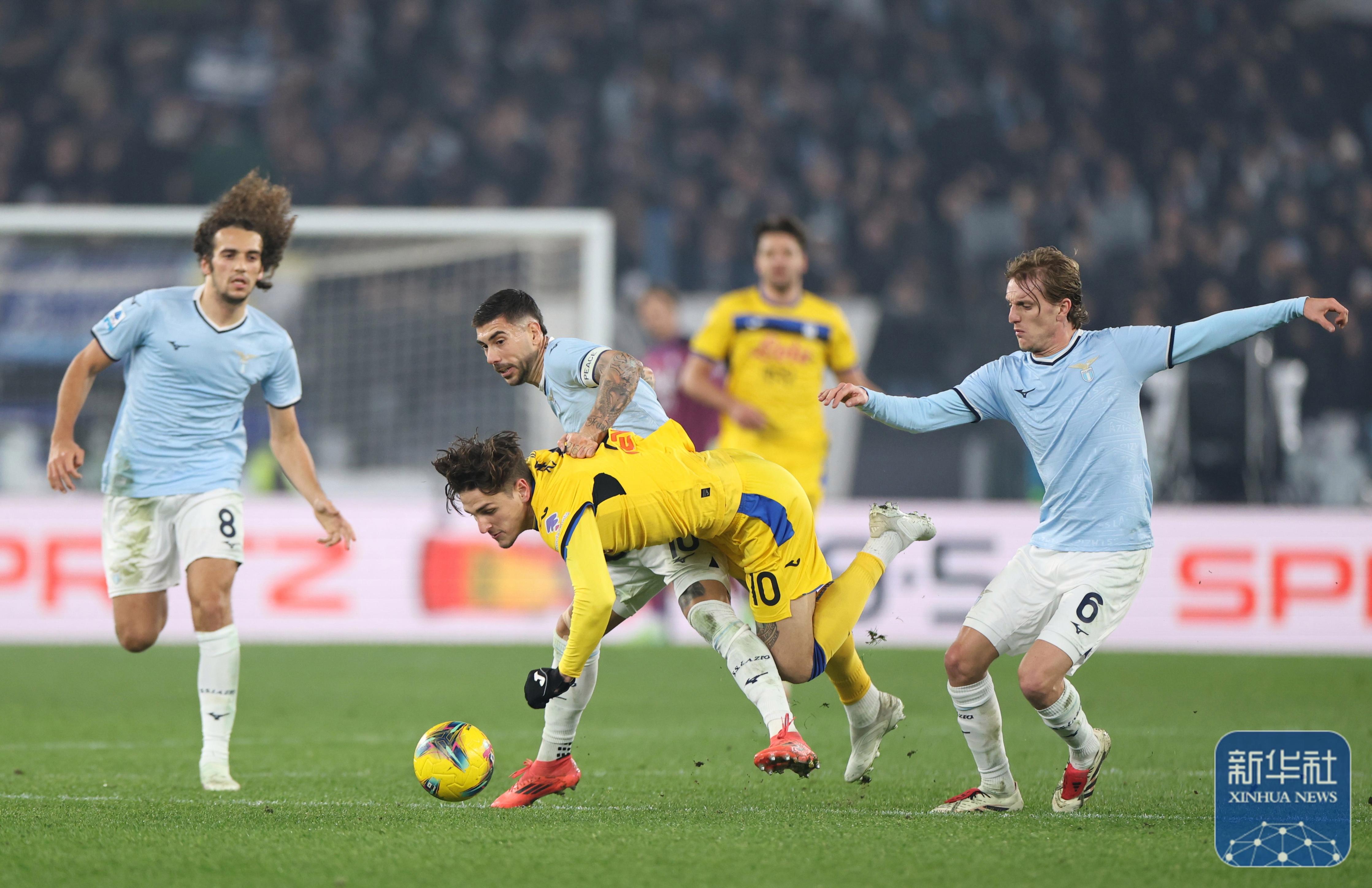 瓦力棋牌入口-意大利职业足球赛场上的精彩瞬间的简单介绍