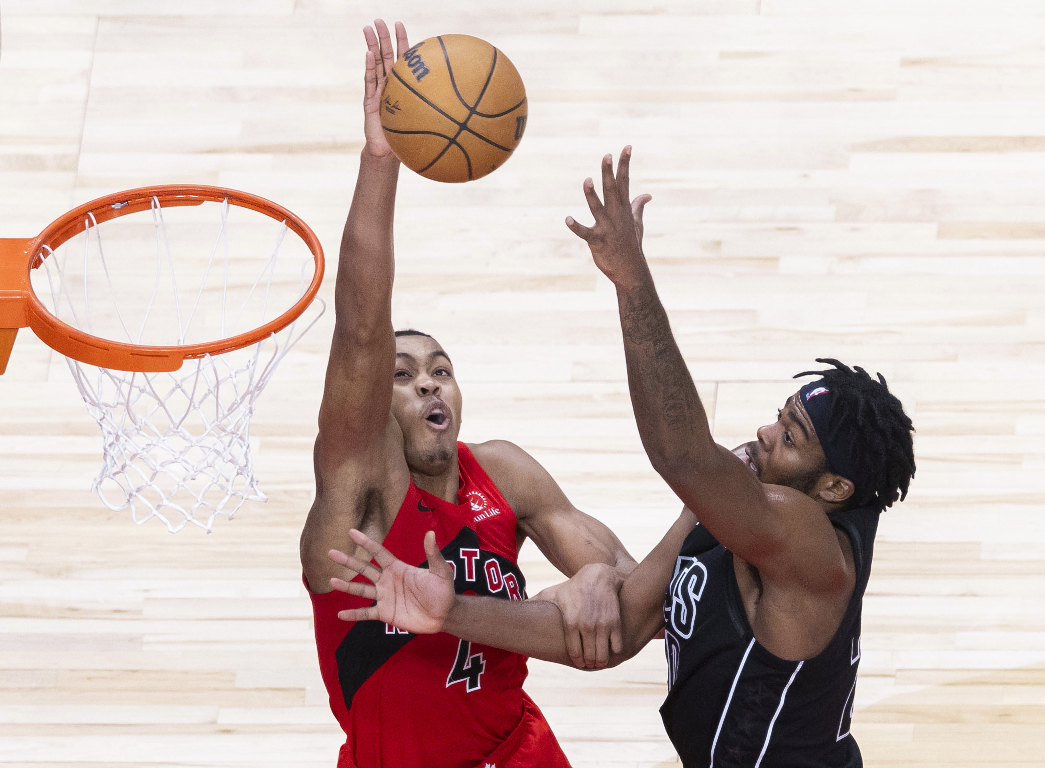 瓦力棋牌入口-猛龙队全队合力取胜，晋级东部半决赛