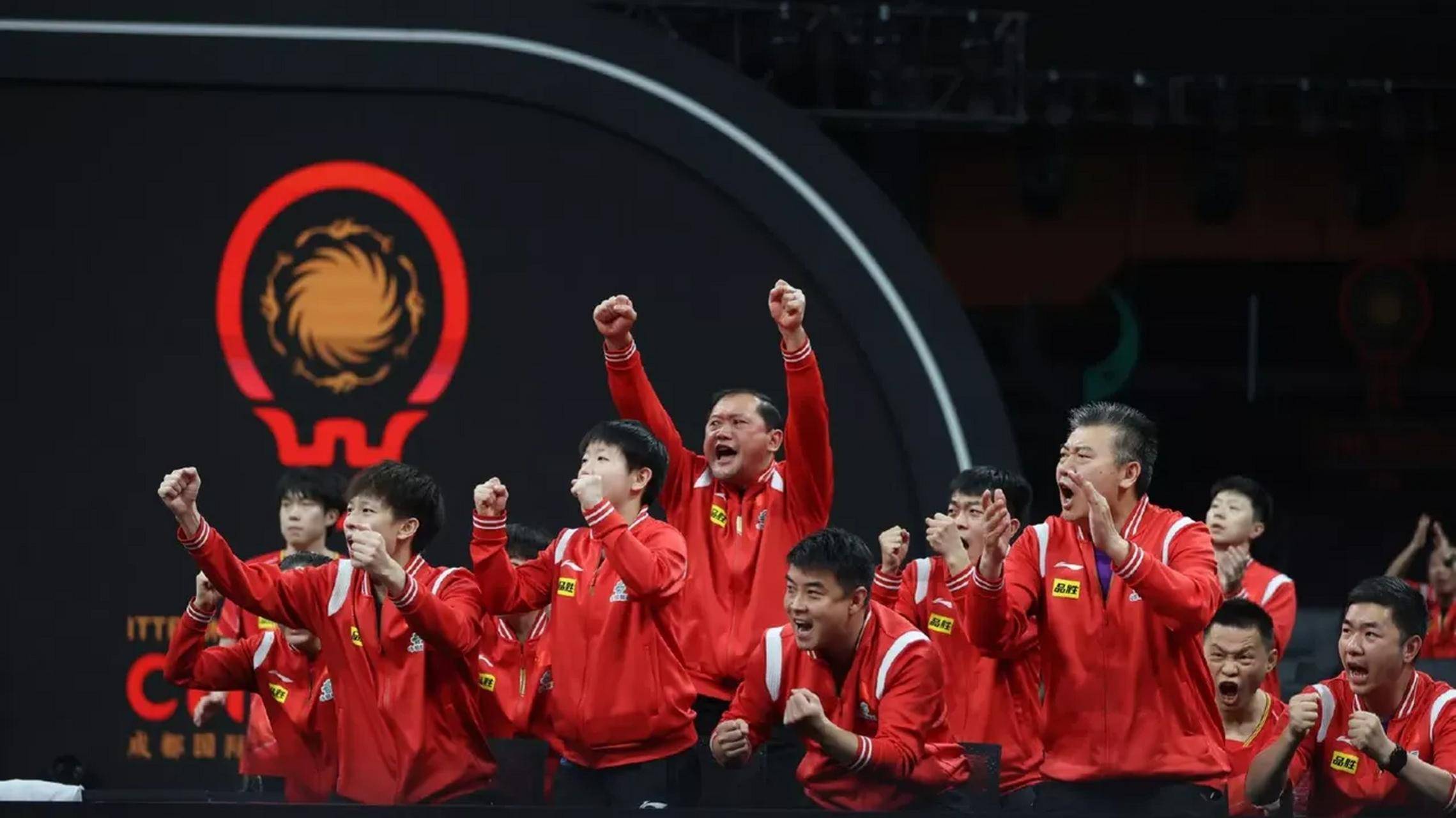 包含球队训练备战迎接挑战，冠军梦不可或缺的词条