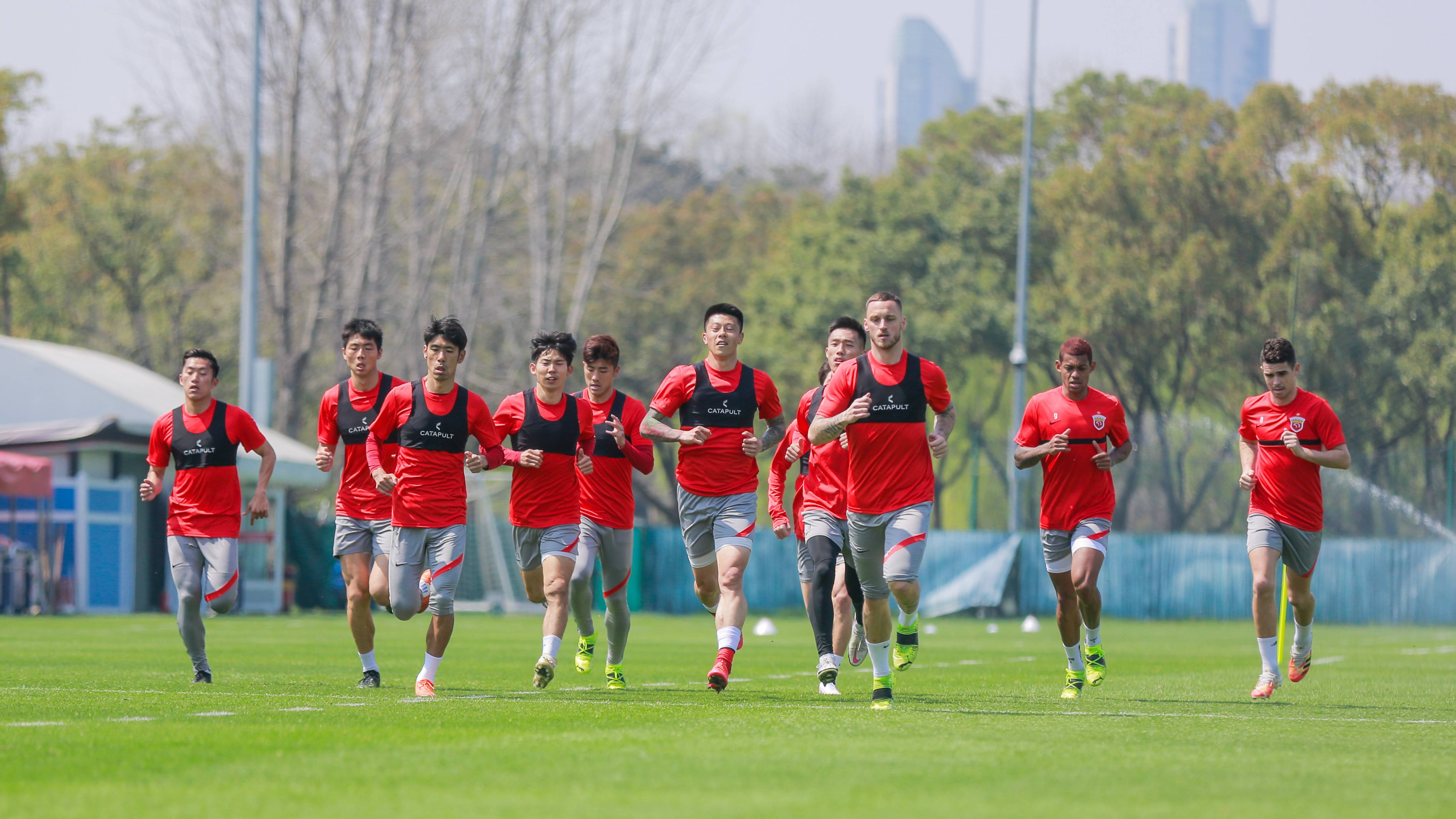 主场之力，上海海港队击败对手