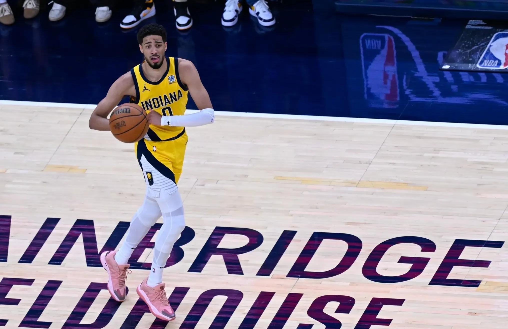 欧预赛比赛激发球迷热情，场上拼尽全力的简单介绍