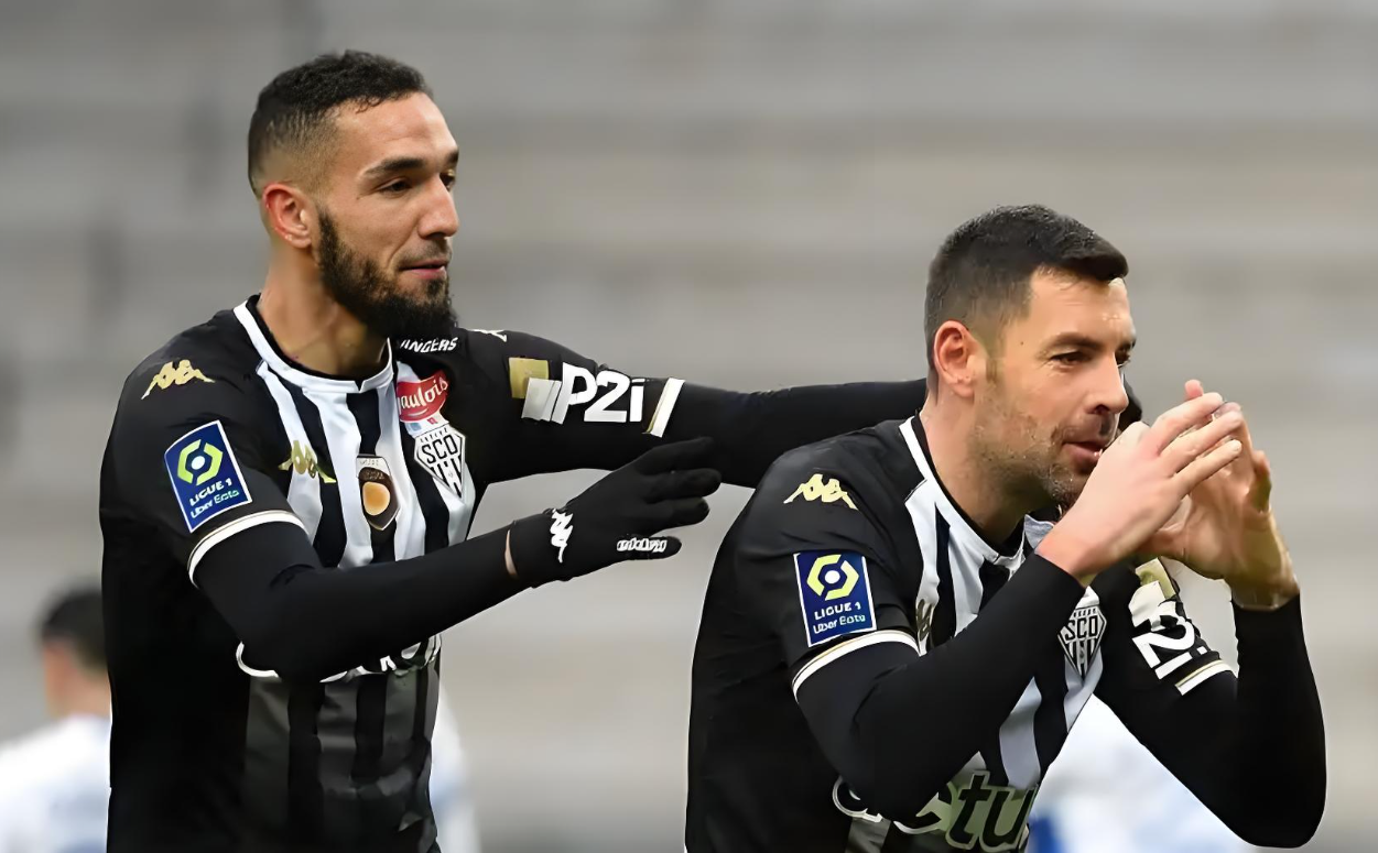 瓦力棋牌app-里尔队再次取得胜利，势不可挡冲击冠军宝座