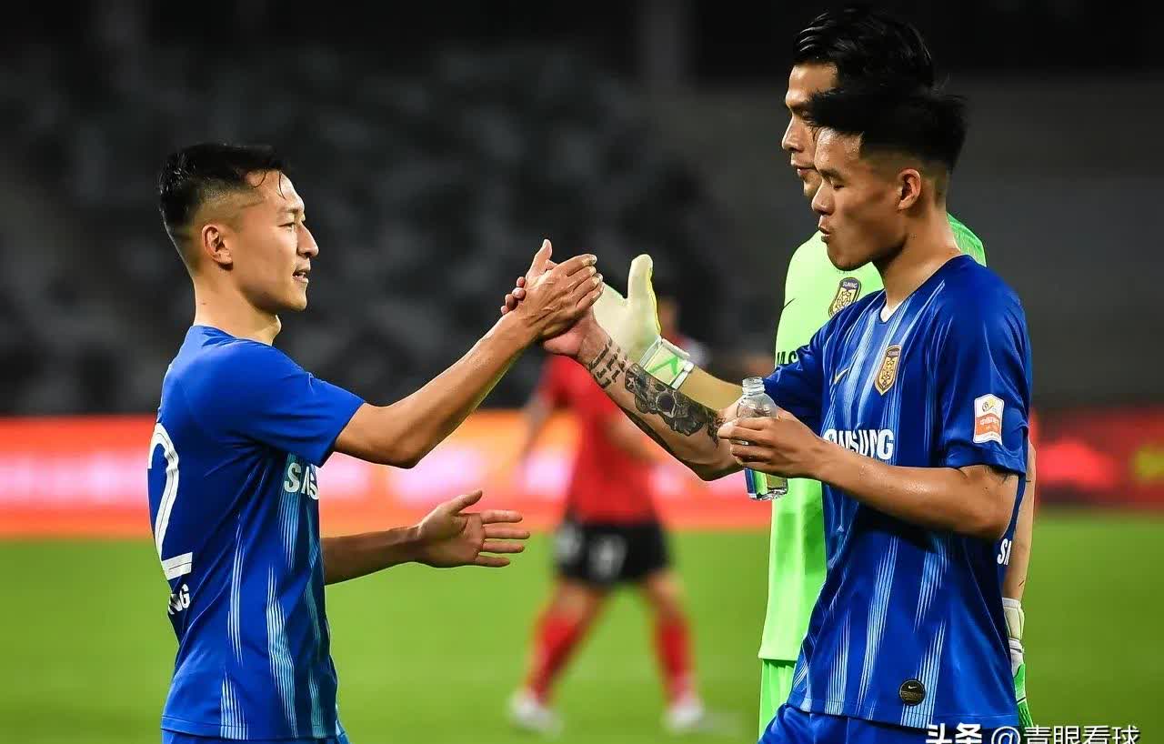 瓦力棋牌-江苏苏宁主场不敌上海申花，遭遇连败