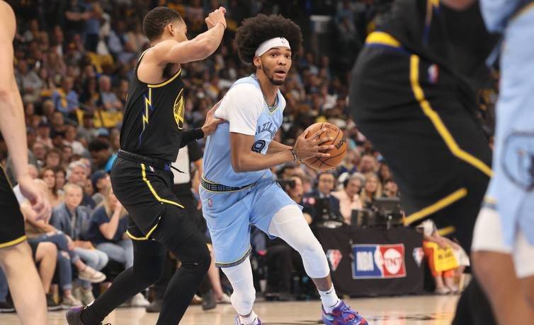 瓦力棋牌官网-爵士客场不敌灰熊，戈贝尔抢下20个篮板的简单介绍