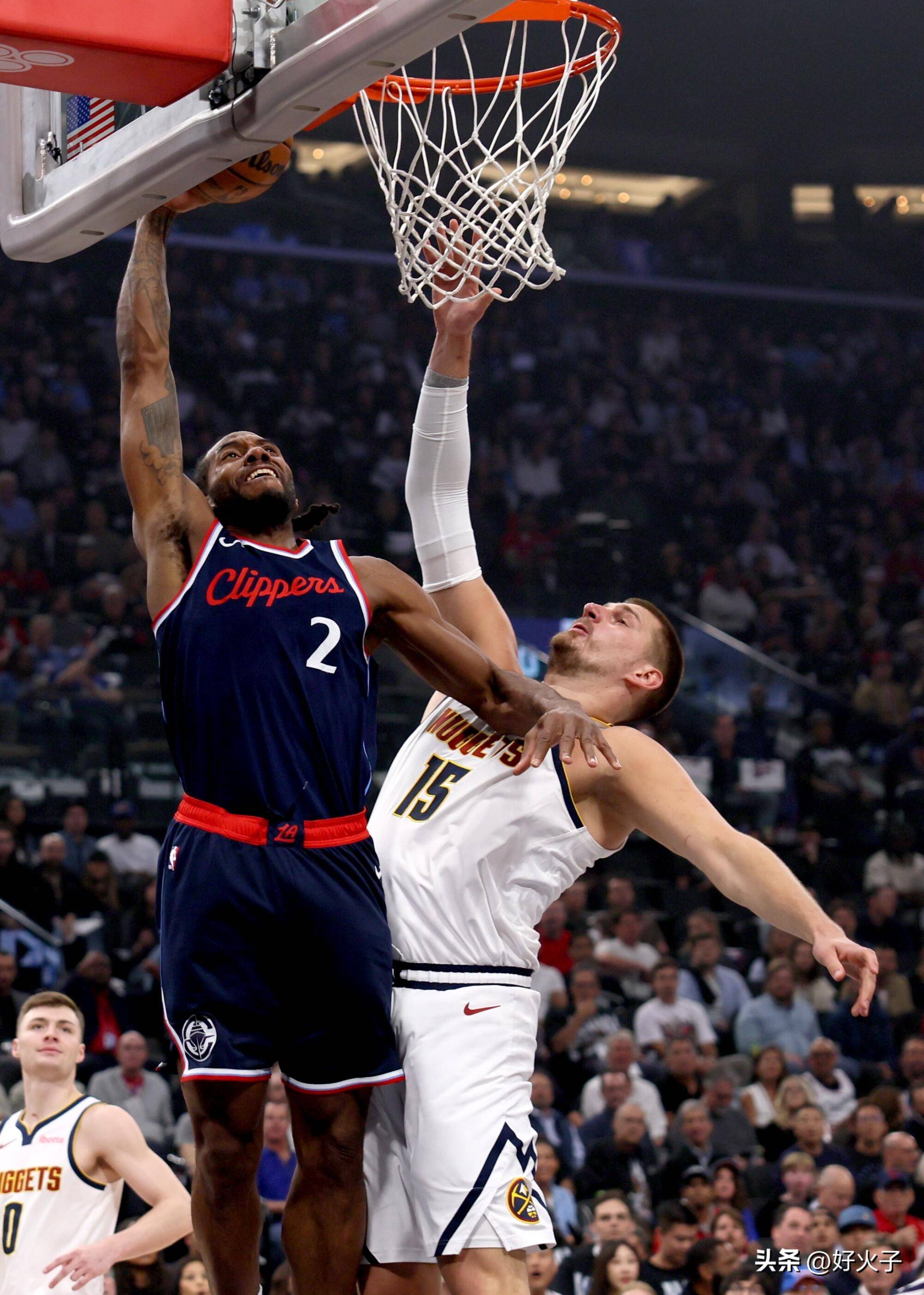 瓦力官网-快船主场大胜马刺，继续保持不败战绩