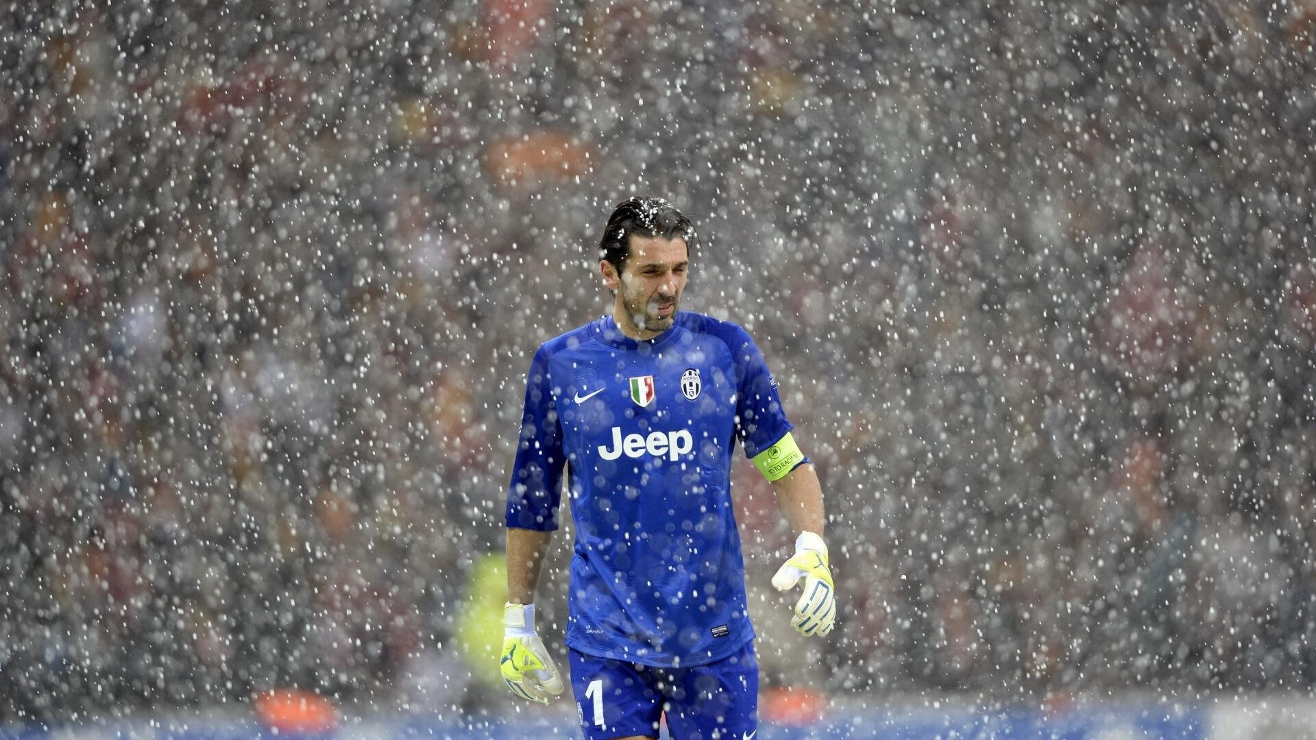 极昼冰封白与沙漠热浪黄，世界杯史上最不可能的对决